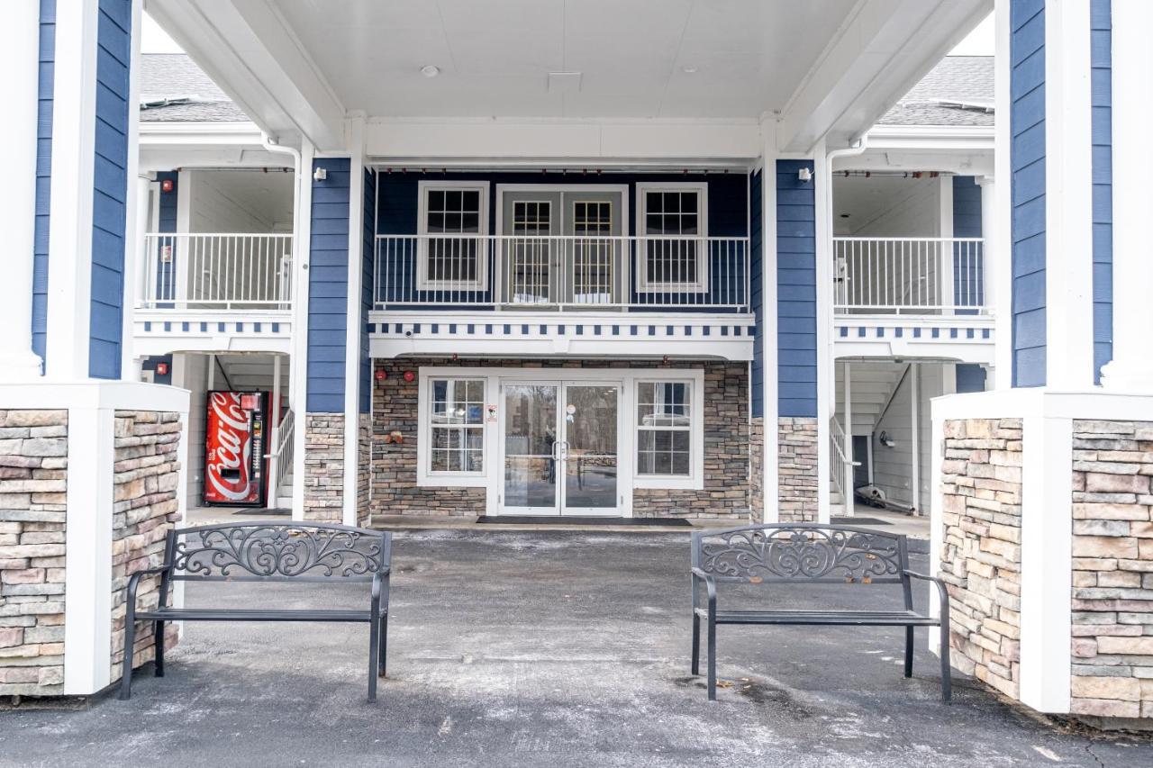 Hilltop Inn & Suites, Near Foxwoods Casino North Stonington Exterior photo