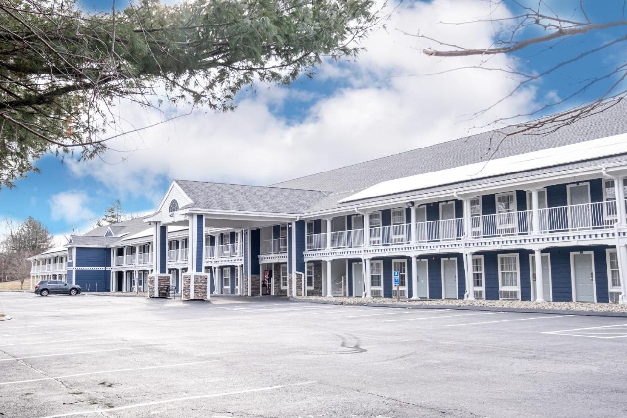 Hilltop Inn & Suites, Near Foxwoods Casino North Stonington Exterior photo